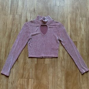 Red/white long-sleeved crop